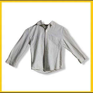 This button down shirt is in good quality